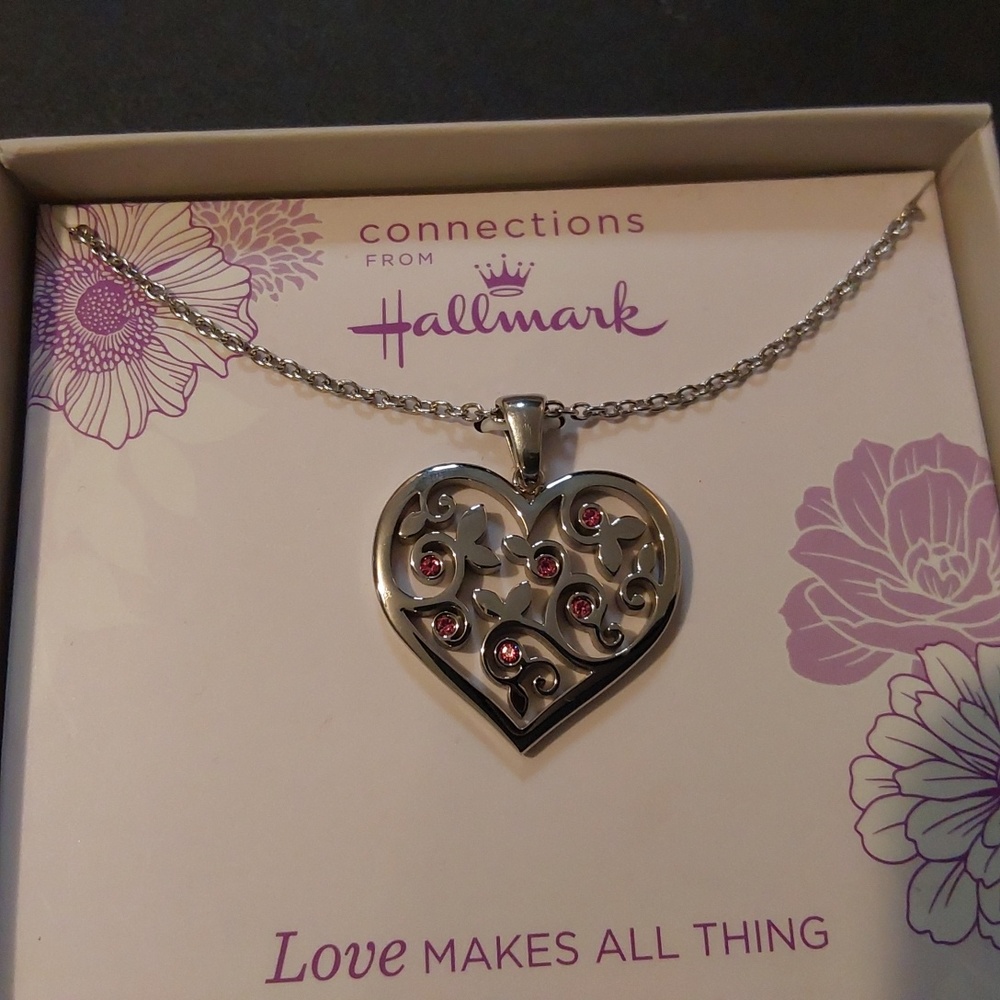 Women's  Hallmark  Stainless steel  Crystal  heart with Chain 18 Inches  New